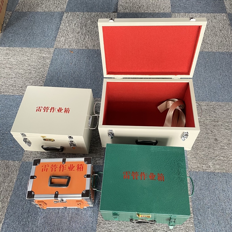 铁西爆破工程作业箱如何选择？玻璃钢与传统材质的全面对比